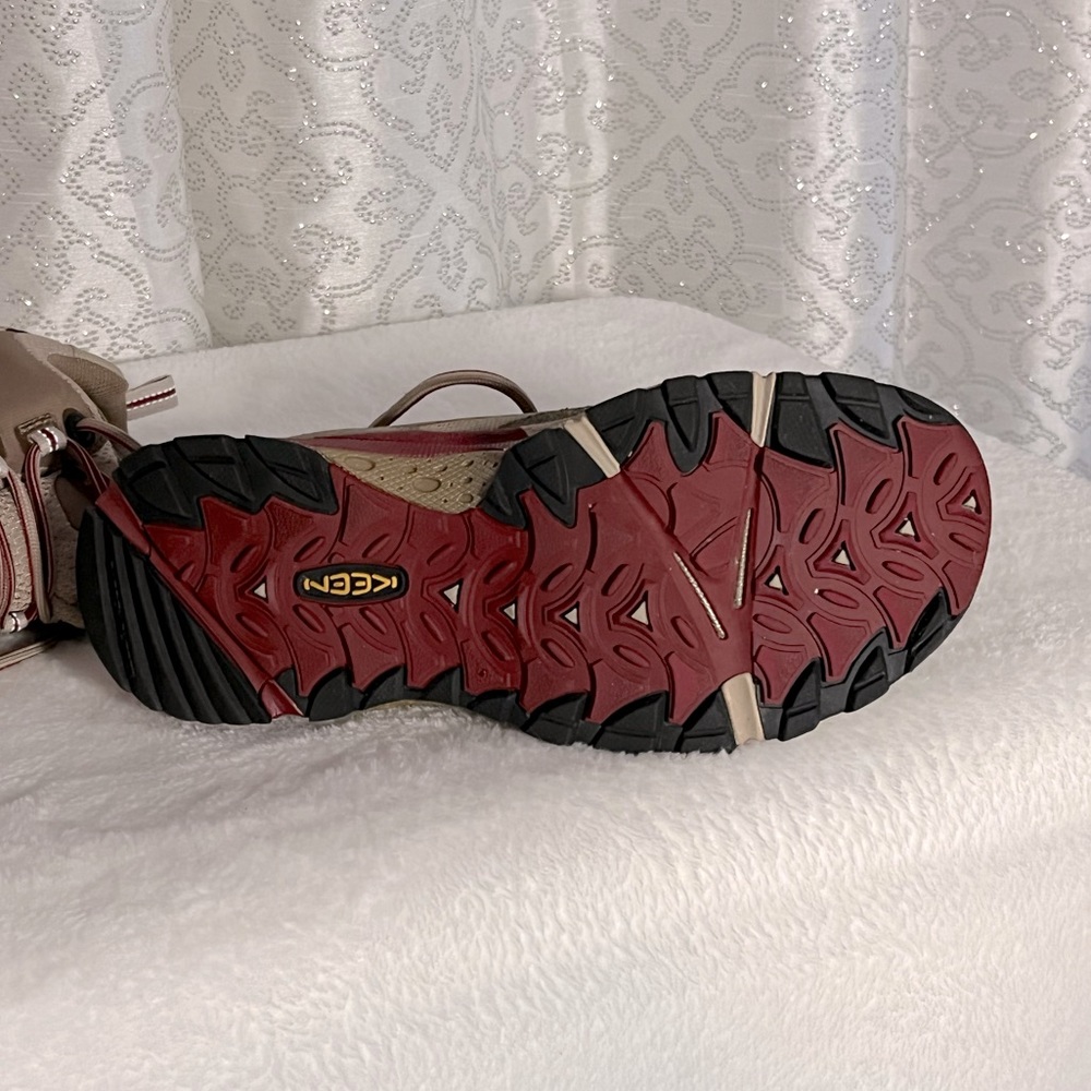 Keen hiking shoes - Picture 3 of 4
